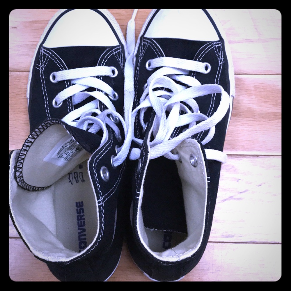 Converse shoes youth us size 3